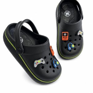 Babuche Infantil Masculino com Pins Game Preto