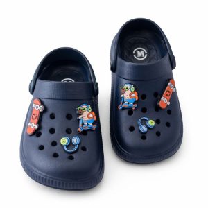 Babuche Infantil Masculino com Pins Skate Azul Marinho
